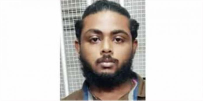 14-കാരിയെ പിന്നാലെ നടന്ന് ശല്യംചെയ്തു ; കൊലക്കേസ് പ്രതിയായ യുവാവ് പോക്സോ കേസില് അറസ്റ്റില് 14-കാരിയെ പിന്നാലെ നടന്ന് ശല്യംചെയ്തു ; കൊലക്കേസ് പ്രതിയായ യുവാവ് പോക്സോ കേസില് അറസ്റ്റില്