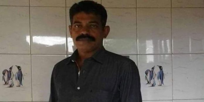 നിയന്ത്രണം വിട്ടെത്തിയ മീൻ ലോറിയിടിച്ചു ; വീടിന് മുന്നിൽ വെച്ച് 53 കാരന് ദാരുണാന്ത്യം നിയന്ത്രണം വിട്ടെത്തിയ മീൻ ലോറിയിടിച്ചു ; വീടിന് മുന്നിൽ വെച്ച് 53 കാരന് ദാരുണാന്ത്യം