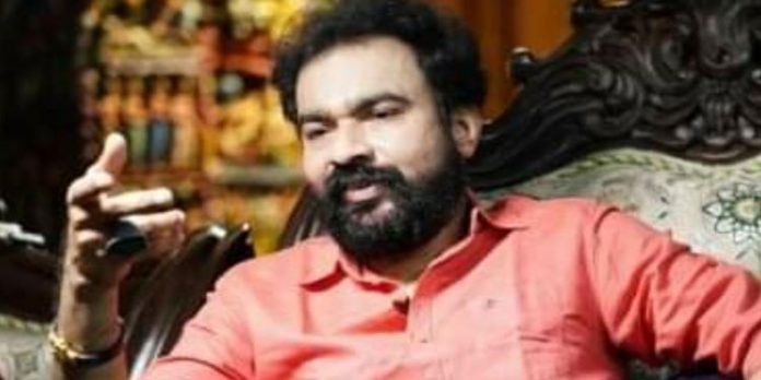 ഉയർന്ന രക്തസമ്മർദം ; മോണ്സന് മാവുങ്കലിനെ ആശുപത്രിയില് പ്രവേശിപ്പിച്ചു ഉയർന്ന രക്തസമ്മർദം ; മോണ്സന് മാവുങ്കലിനെ ആശുപത്രിയില് പ്രവേശിപ്പിച്ചു