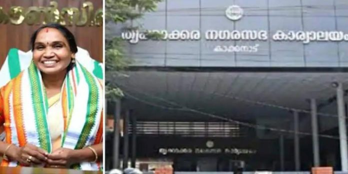 തൃക്കാക്കര നഗരസഭയില് അവിശ്വാസ പ്രമേയം അവതരിപ്പിക്കാനിരിക്കെ കോണ്ഗ്രസിനെ വെട്ടിലാക്കി മുസ്ലിം ലീഗ് തൃക്കാക്കര നഗരസഭയില് അവിശ്വാസ പ്രമേയം അവതരിപ്പിക്കാനിരിക്കെ കോണ്ഗ്രസിനെ വെട്ടിലാക്കി മുസ്ലിം ലീഗ്