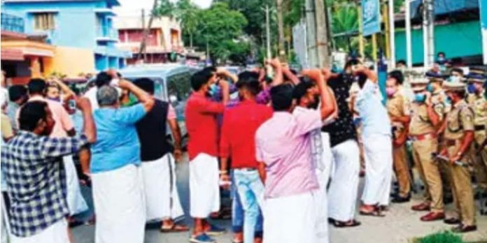 സർക്കിൾ ഇൻസ്പെക്ടറെ ജാതിപ്പേര് വിളിച്ചമനുഷ്യാവകാശ പ്രവർത്തകൻ അറസ്റ്റിൽ സർക്കിൾ ഇൻസ്പെക്ടറെ ജാതിപ്പേര് വിളിച്ചമനുഷ്യാവകാശ പ്രവർത്തകൻ അറസ്റ്റിൽ