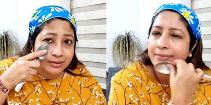 മുഖത്തെ ചുളിവുകള് മാറാന് സ്പൂണ് മസാജ് ; വീഡിയോയുമായി ലക്ഷ്മി നായർ മുഖത്തെ ചുളിവുകള് മാറാന് സ്പൂണ് മസാജ് ; വീഡിയോയുമായി ലക്ഷ്മി നായർ