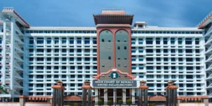നടപടി ഉണ്ടാകണം ; ആരോഗ്യപ്രവര്ത്തകര്ക്കെതിരെയുള്ള ആക്രമണത്തിൽ കര്ശന നിലപാടുമായി ഹൈക്കോടതി നടപടി ഉണ്ടാകണം ; ആരോഗ്യപ്രവര്ത്തകര്ക്കെതിരെയുള്ള ആക്രമണത്തിൽ കര്ശന നിലപാടുമായി ഹൈക്കോടതി