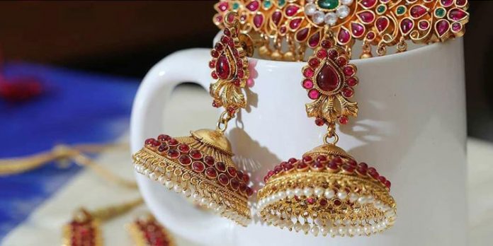 നീണ്ട ചാഞ്ചാട്ടത്തിനൊടുവിൽ സംസ്ഥാനത്ത് സ്വർണ വില ഉയർന്നു നീണ്ട ചാഞ്ചാട്ടത്തിനൊടുവിൽ സംസ്ഥാനത്ത് സ്വർണ വില ഉയർന്നു