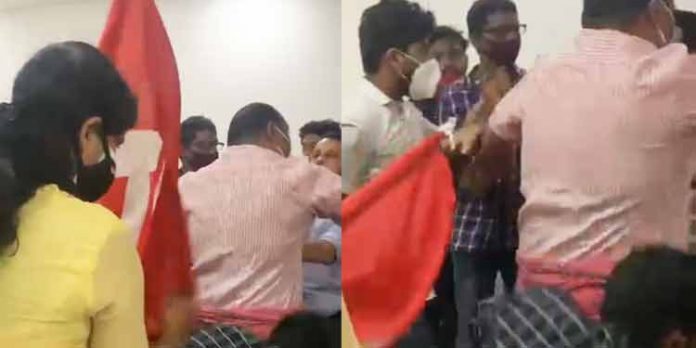 ഹര്ത്താല് അനുകൂലികളുടെ അക്രമം ; കോഴിക്കോട് നടക്കാവില് ഹര്ത്താല് അനുകൂലികളുടെ അക്രമം ; കോഴിക്കോട് നടക്കാവില്