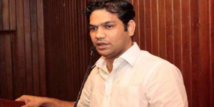 മോൻസൺ മാവുങ്കൽ ബന്ധം ; അനാവശ്യമായി തന്റെ പേര് വലിച്ചിഴക്കുന്നുവെന്ന് ഹൈബി ഈഡൻ – മാനനഷ്ടക്കേസ് നൽകും മോൻസൺ മാവുങ്കൽ ബന്ധം ; അനാവശ്യമായി തന്റെ പേര് വലിച്ചിഴക്കുന്നുവെന്ന് ഹൈബി ഈഡൻ – മാനനഷ്ടക്കേസ് നൽകും
