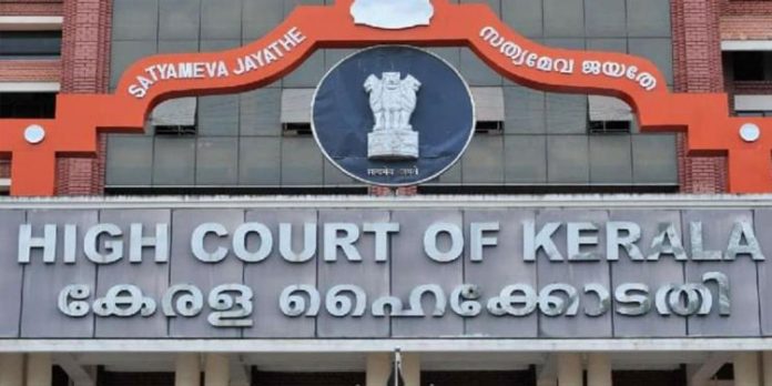 പോലീസ് സംരക്ഷണം തേടി തൃക്കാക്കര നഗരസഭാധ്യക്ഷ ഹൈക്കോടതിയിൽ പോലീസ് സംരക്ഷണം തേടി തൃക്കാക്കര നഗരസഭാധ്യക്ഷ ഹൈക്കോടതിയിൽ