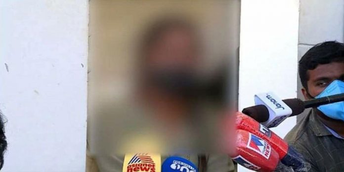 ഹണിട്രാപ്പ് നിര്ദ്ദേശിച്ചത് പരാതിക്കാരനായ എസ്ഐ ; ഉദ്യോഗസ്ഥരെ കെണിയിലാക്കാന് നിര്ദ്ദേശിച്ചെന്നും യുവതി ഹണിട്രാപ്പ് നിര്ദ്ദേശിച്ചത് പരാതിക്കാരനായ എസ്ഐ ; ഉദ്യോഗസ്ഥരെ കെണിയിലാക്കാന് നിര്ദ്ദേശിച്ചെന്നും യുവതി