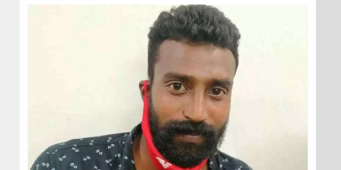 കാറ് ഓടിച്ചതിനെ ചാെല്ലി തർക്കം ; റാേഡിൽ നിന്ന യുവാവിന് വെട്ടേറ്റു കാറ് ഓടിച്ചതിനെ ചാെല്ലി തർക്കം ; റാേഡിൽ നിന്ന യുവാവിന് വെട്ടേറ്റു