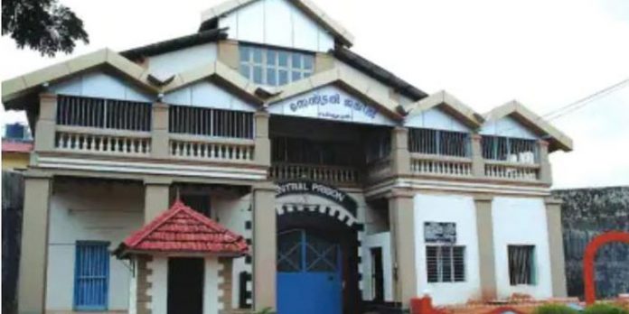 ഫോൺ കണ്ടെടുത്തു ; ജയിലിൽ കഴിയുന്ന കോൺഗ്രസ് നേതാവിനെതിരേ നടപടിയില്ല ഫോൺ കണ്ടെടുത്തു ; ജയിലിൽ കഴിയുന്ന കോൺഗ്രസ് നേതാവിനെതിരേ നടപടിയില്ല