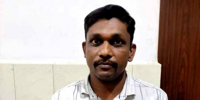 മുന് മിസ്റ്റര് കേരളയും പിടികിട്ടാപ്പുള്ളിയുമായ ജിം ജോബി പാലായില് അറസ്റ്റില് മുന് മിസ്റ്റര് കേരളയും പിടികിട്ടാപ്പുള്ളിയുമായ ജിം ജോബി പാലായില് അറസ്റ്റില്