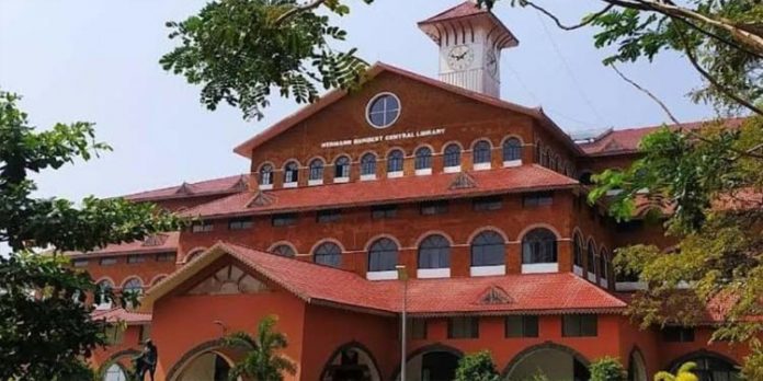 പിജി സിലബസിൽ സവർക്കറുടെയും ഗോൾവാൾക്കറുടെയും പുസ്തകങ്ങൾ ; പിന്തുണച്ച് കണ്ണൂർ സർവകലാശാല യൂണിയൻ പിജി സിലബസിൽ സവർക്കറുടെയും ഗോൾവാൾക്കറുടെയും പുസ്തകങ്ങൾ ; പിന്തുണച്ച് കണ്ണൂർ സർവകലാശാല യൂണിയൻ