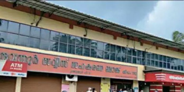 നേതാവിന്റെയും ബന്ധുവിന്റെയും ഇടപെടൽ സി.പി.എം അന്വേഷിക്കും നേതാവിന്റെയും ബന്ധുവിന്റെയും ഇടപെടൽ സി.പി.എം അന്വേഷിക്കും