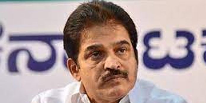 കെ.സി വേണുഗോപാല് തന്നെ ക്രൂരമായി ബലാല്സംഗം ചെയ്തു ; സോളാര് കേസിലെ പരാതിക്കാരി സിബിഐയ്ക്ക് മൊഴി നല്കി കെ.സി വേണുഗോപാല് തന്നെ ക്രൂരമായി ബലാല്സംഗം ചെയ്തു ; സോളാര് കേസിലെ പരാതിക്കാരി സിബിഐയ്ക്ക് മൊഴി നല്കി