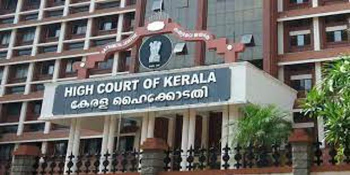 മകളുടെ മുന്നിൽ വെച്ച് അച്ഛനെ ക്രൂരമായി മര്ദ്ദിച്ച കെഎസ്ആര്ടിസി ജീവനക്കാര് ; ഹൈക്കോടതി റിപ്പോർട്ട് തേടി മകളുടെ മുന്നിൽ വെച്ച് അച്ഛനെ ക്രൂരമായി മര്ദ്ദിച്ച കെഎസ്ആര്ടിസി ജീവനക്കാര് ; ഹൈക്കോടതി റിപ്പോർട്ട് തേടി
