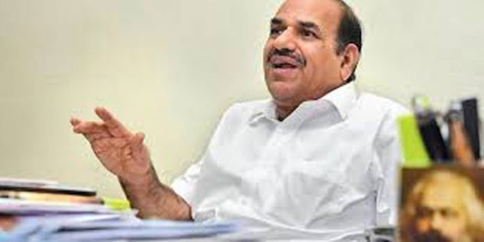 കോണ്ഗ്രസില് നേതാക്കളുടെ ഉരുള്പ്പൊട്ടല് ; വെറുതെ പറഞ്ഞാൽ കേഡർ പാർട്ടിയാകില്ല : കോടിയേരി കോണ്ഗ്രസില് നേതാക്കളുടെ ഉരുള്പ്പൊട്ടല് ; വെറുതെ പറഞ്ഞാൽ കേഡർ പാർട്ടിയാകില്ല : കോടിയേരി