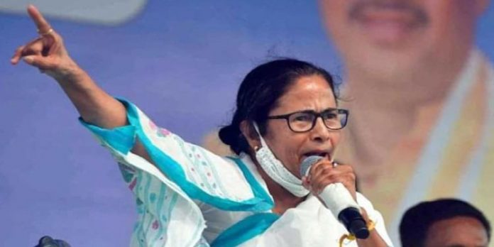 ഇന്ത്യയെ താലിബാനോ പാക്കിസ്ഥാനോ ആക്കാൻ വിട്ടുകൊടുക്കില്ല ; ബി.ജെ.പിക്ക് മമതാ ബാനർജിയുടെ മറുപടി ഇന്ത്യയെ താലിബാനോ പാക്കിസ്ഥാനോ ആക്കാൻ വിട്ടുകൊടുക്കില്ല ; ബി.ജെ.പിക്ക് മമതാ ബാനർജിയുടെ മറുപടി