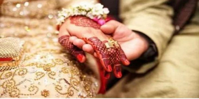 ജോലിയുള്ളവര് പരസ്പരം വിവാഹിതരാകുന്നത് നിരോധിക്കണം ; വിചിത്രവാദവുമായി ബംഗ്ലാദേശ് എംപി ജോലിയുള്ളവര് പരസ്പരം വിവാഹിതരാകുന്നത് നിരോധിക്കണം ; വിചിത്രവാദവുമായി ബംഗ്ലാദേശ് എംപി