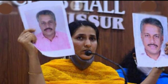 ആളൂർ പീഡനം ; പ്രതി ജോൺസനെ രക്ഷിക്കാൻ ഉന്നത രാഷ്ട്രീയ ഇടപെടൽ നടക്കുന്നു – സമരത്തിനൊരുങ്ങി ഒളിമ്പ്യൻ മയൂഖ ജോണി ആളൂർ പീഡനം ; പ്രതി ജോൺസനെ രക്ഷിക്കാൻ ഉന്നത രാഷ്ട്രീയ ഇടപെടൽ നടക്കുന്നു – സമരത്തിനൊരുങ്ങി ഒളിമ്പ്യൻ മയൂഖ ജോണി