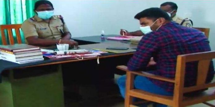 ഹരിത വിവാദം ; കോഴിക്കോട്ടെ യോഗത്തിന്റെ മിനുറ്റ്സ് പോലീസില് ഹാജരാക്കരുതെന്ന് ലീഗ് നേതൃത്വം ഹരിത വിവാദം ; കോഴിക്കോട്ടെ യോഗത്തിന്റെ മിനുറ്റ്സ് പോലീസില് ഹാജരാക്കരുതെന്ന് ലീഗ് നേതൃത്വം