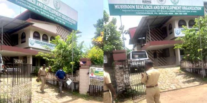ചെങ്ങന്നൂരിലെ കൂണ് കൃഷി തട്ടിപ്പ് ; പരാതിയുമായി കൂടുതല് കര്ഷകര് ചെങ്ങന്നൂരിലെ കൂണ് കൃഷി തട്ടിപ്പ് ; പരാതിയുമായി കൂടുതല് കര്ഷകര്
