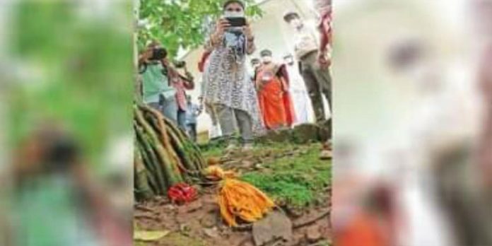 നിപ വൈറസ് ബാധ അടയ്ക്ക വഴിയോ? സാധ്യത പരിശോധിക്കണമെന്ന് പഠനസംഘം നിപ വൈറസ് ബാധ അടയ്ക്ക വഴിയോ? സാധ്യത പരിശോധിക്കണമെന്ന് പഠനസംഘം
