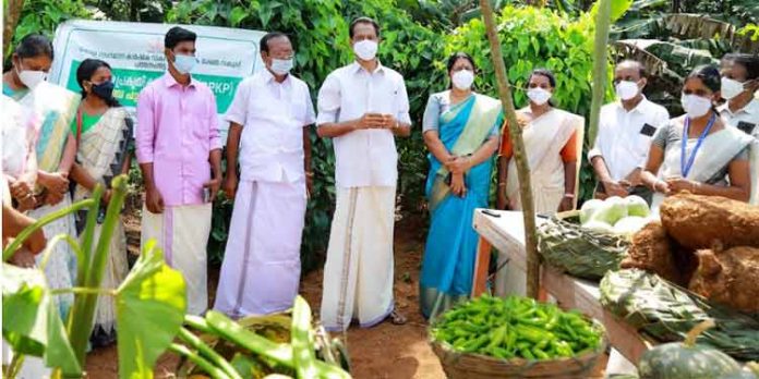 ജനങ്ങള് ജൈവ കൃഷിയിലേക്ക് മടങ്ങിവരണം : അഡ്വ. ഓമല്ലൂര് ശങ്കരന് ജനങ്ങള് ജൈവ കൃഷിയിലേക്ക് മടങ്ങിവരണം : അഡ്വ. ഓമല്ലൂര് ശങ്കരന്