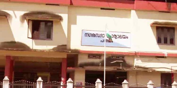 പന്തളം നഗരസഭാ കൗൺസിൽ പിരിച്ചുവിടണം ; സതീഷ് കൊച്ചുപറമ്പില് പന്തളം നഗരസഭാ കൗൺസിൽ പിരിച്ചുവിടണം ; സതീഷ് കൊച്ചുപറമ്പില്