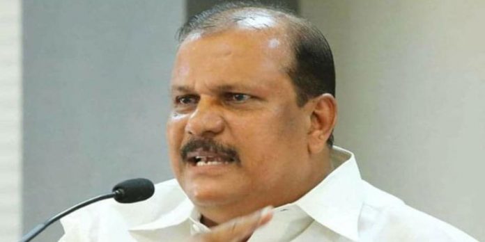 ആരോഗ്യമന്ത്രിക്കെതിരെ വ്യക്തിഹത്യ ; പി.സി ജോർജിനെതിരെ പോലീസ് കേസെടുത്തു ആരോഗ്യമന്ത്രിക്കെതിരെ വ്യക്തിഹത്യ ; പി.സി ജോർജിനെതിരെ പോലീസ് കേസെടുത്തു
