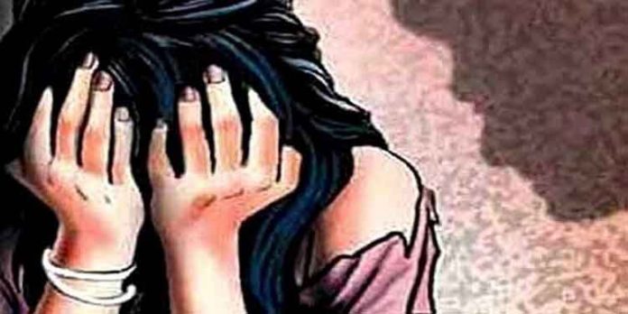 കോവിഡ് ചികിത്സാ കേന്ദ്രത്തില് പതിനഞ്ചുകാരിക്കുനേരെ ലൈംഗികാതിക്രമം : ബാലവാകാശ കമ്മീഷന് കേസെടുത്തു കോവിഡ് ചികിത്സാ കേന്ദ്രത്തില് പതിനഞ്ചുകാരിക്കുനേരെ ലൈംഗികാതിക്രമം : ബാലവാകാശ കമ്മീഷന് കേസെടുത്തു