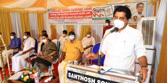 പത്തനംതിട്ട ജില്ലയിലെ കുടിവെള്ള പ്രശ്നങ്ങള് ശാശ്വതമായി പരിഹരിക്കും : മന്ത്രി റോഷി അഗസ്റ്റിന് പത്തനംതിട്ട ജില്ലയിലെ കുടിവെള്ള പ്രശ്നങ്ങള് ശാശ്വതമായി പരിഹരിക്കും : മന്ത്രി റോഷി അഗസ്റ്റിന്