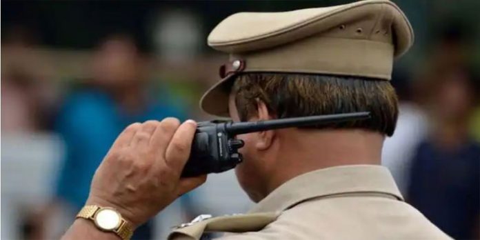 ഇരുചക്ര വാഹനം നിര്ത്താതെ പോയി എന്നാരോപിച്ച് യുവാവിനെ പോലീസ് മര്ദിച്ചതായി പരാതി ഇരുചക്ര വാഹനം നിര്ത്താതെ പോയി എന്നാരോപിച്ച് യുവാവിനെ പോലീസ് മര്ദിച്ചതായി പരാതി