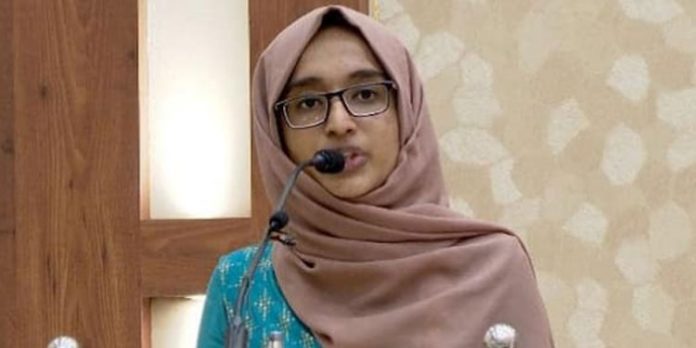 ലീഗ് നേതാക്കളെ വേദനിപ്പിക്കില്ലെന്ന് ‘ഹരിത’ പുതിയ നേതൃത്വം ; മുൻ ഭാരവാഹികൾക്കും വിമർശനം ലീഗ് നേതാക്കളെ വേദനിപ്പിക്കില്ലെന്ന് ‘ഹരിത’ പുതിയ നേതൃത്വം ; മുൻ ഭാരവാഹികൾക്കും വിമർശനം