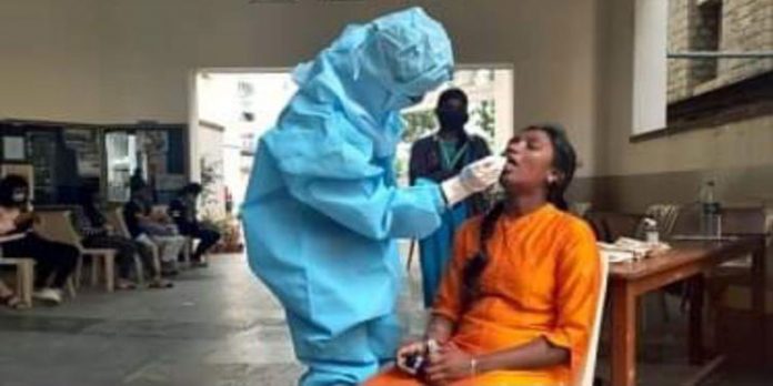 രണ്ടുമാസത്തിനുള്ളിൽ കോവിഡ് പോസിറ്റീവായവർക്ക് ആർ.ടി.പി.സി.ആർ വേണ്ടാ : ആരോഗ്യ വകുപ്പ് രണ്ടുമാസത്തിനുള്ളിൽ കോവിഡ് പോസിറ്റീവായവർക്ക് ആർ.ടി.പി.സി.ആർ വേണ്ടാ : ആരോഗ്യ വകുപ്പ്