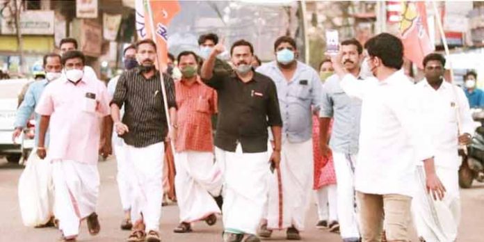 സീതത്തോട് സഹകരണ ബാങ്ക് അഴിമതി ; കോന്നിയിൽബി.ജെ.പി പ്രതിഷേധ മാർച്ച് നടത്തി സീതത്തോട് സഹകരണ ബാങ്ക് അഴിമതി ; കോന്നിയിൽബി.ജെ.പി പ്രതിഷേധ മാർച്ച് നടത്തി