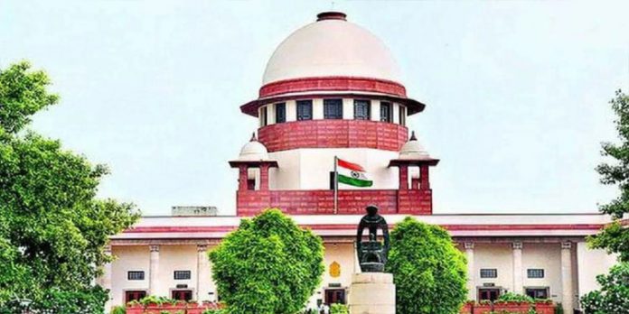 കല്ലുവാതുക്കൽ മദ്യ ദുരന്തക്കേസ് ; മണിച്ചന്റെ സഹോദരന്മാരുടെ മോചനമാവശ്യപ്പെട്ട് ഭാര്യമാർ സമർപ്പിച്ച ഹർജി സുപ്രീംകോടതി ഇന്ന് പരിഗണിക്കും കല്ലുവാതുക്കൽ മദ്യ ദുരന്തക്കേസ് ; മണിച്ചന്റെ സഹോദരന്മാരുടെ മോചനമാവശ്യപ്പെട്ട് ഭാര്യമാർ സമർപ്പിച്ച ഹർജി സുപ്രീംകോടതി ഇന്ന് പരിഗണിക്കും