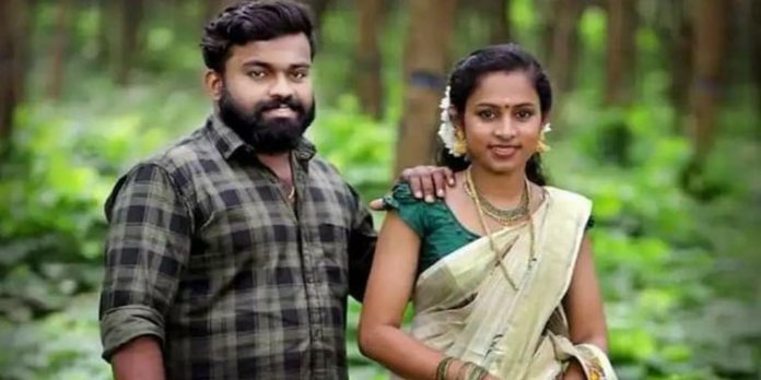 പയ്യന്നൂർ സുനീഷയുടെ ആത്മഹത്യ ; ഭർതൃപിതാവ് അറസ്റ്റിൽ പയ്യന്നൂർ സുനീഷയുടെ ആത്മഹത്യ ; ഭർതൃപിതാവ് അറസ്റ്റിൽ