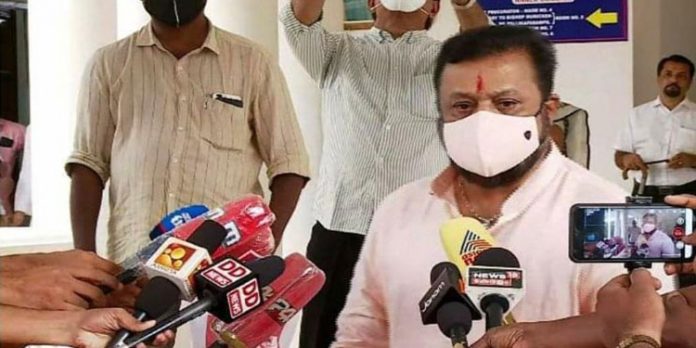 രാഷ്ട്രീയക്കാർ തന്നെ പാർട്ടി അധ്യക്ഷനാകണം ; അധ്യക്ഷ സ്ഥാനത്തേക്കില്ലെന്നാവർത്തിച്ച് സുരേഷ് ഗോപി രാഷ്ട്രീയക്കാർ തന്നെ പാർട്ടി അധ്യക്ഷനാകണം ; അധ്യക്ഷ സ്ഥാനത്തേക്കില്ലെന്നാവർത്തിച്ച് സുരേഷ് ഗോപി