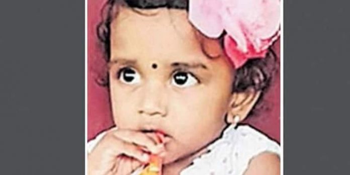 കുളിമുറിയിലെ വെള്ളം നിറച്ചുവച്ച ബക്കറ്റില് വീണ് ഒന്നരവയസുകാരി മരിച്ചു കുളിമുറിയിലെ വെള്ളം നിറച്ചുവച്ച ബക്കറ്റില് വീണ് ഒന്നരവയസുകാരി മരിച്ചു