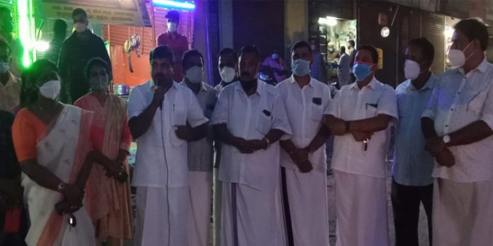 സീതത്തോട് സഹകരണബാങ്ക് അഴിമതി : പ്രതിഷേധ ധർണ്ണ നടത്തി സീതത്തോട് സഹകരണബാങ്ക് അഴിമതി : പ്രതിഷേധ ധർണ്ണ നടത്തി