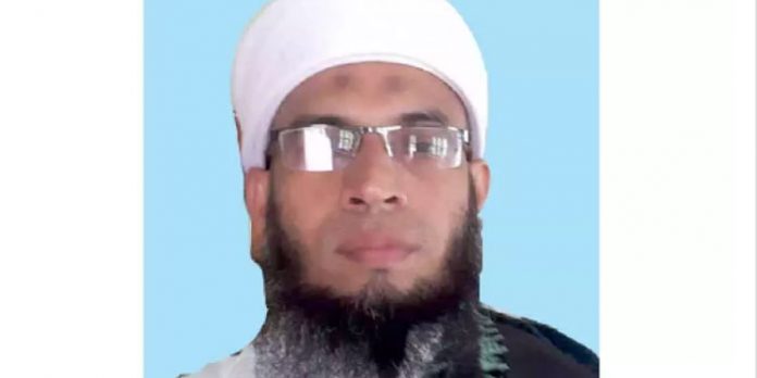 നമസ്കാരത്തിനിടെ ഖത്തീബ് പള്ളിയിൽ കുഴഞ്ഞുവീണ് മരിച്ചു നമസ്കാരത്തിനിടെ ഖത്തീബ് പള്ളിയിൽ കുഴഞ്ഞുവീണ് മരിച്ചു