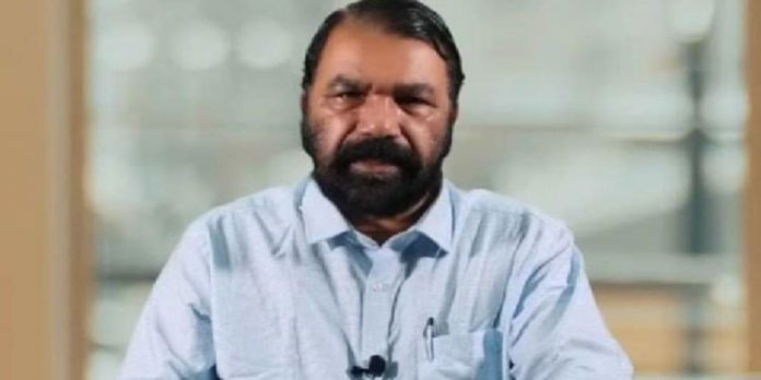 സ്കൂളുകള്ക്ക് അവധി നല്കുന്ന കാര്യം ജില്ലാ കളക്ടര്മാര്ക്ക് തീരുമാനിക്കാം ; അവധി പ്രഖ്യാപിക്കാന് വൈകരുതെന്ന് വിദ്യാഭ്യാസമന്ത്രി സ്കൂളുകള്ക്ക് അവധി നല്കുന്ന കാര്യം ജില്ലാ കളക്ടര്മാര്ക്ക് തീരുമാനിക്കാം ; അവധി പ്രഖ്യാപിക്കാന് വൈകരുതെന്ന് വിദ്യാഭ്യാസമന്ത്രി