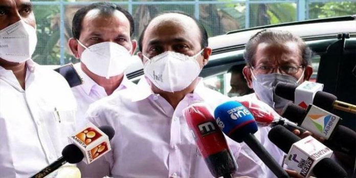സമുദായ നേതാക്കള് ചെളിവാരി എറിയരുത് : വി ഡി സതീശന് സമുദായ നേതാക്കള് ചെളിവാരി എറിയരുത് : വി ഡി സതീശന്