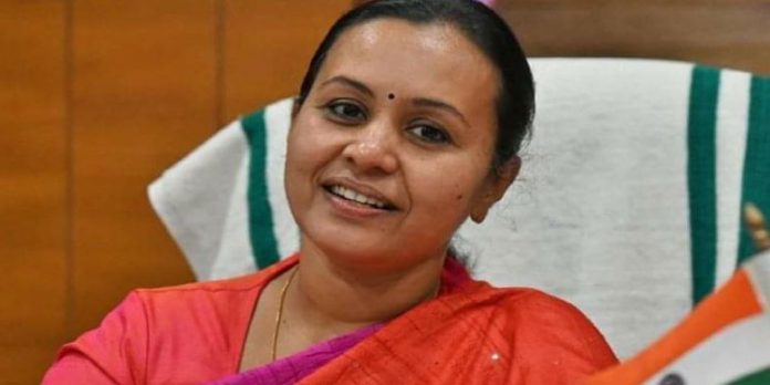 ആറന്മുളയില് വീണാ ജോര്ജിന്റെ പ്രചാരണങ്ങളില് 267 പാര്ട്ടി അംഗങ്ങള് വിട്ടുനിന്നെന്ന് കണ്ടെത്തല് ആറന്മുളയില് വീണാ ജോര്ജിന്റെ പ്രചാരണങ്ങളില് 267 പാര്ട്ടി അംഗങ്ങള് വിട്ടുനിന്നെന്ന് കണ്ടെത്തല്