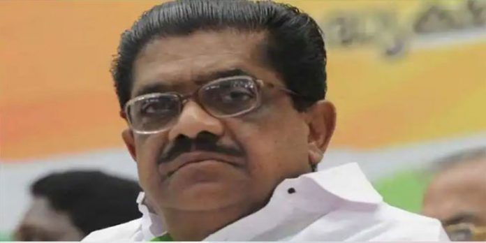 കെ.എസ്.ആർ.ടി.സി ഡിപ്പോകളിൽ മദ്യം വിൽക്കാനുള്ള തീരുമാനം അപകടകരം ; വിമര്ശനവുമായി വി.എം സുധീരൻ കെ.എസ്.ആർ.ടി.സി ഡിപ്പോകളിൽ മദ്യം വിൽക്കാനുള്ള തീരുമാനം അപകടകരം ; വിമര്ശനവുമായി വി.എം സുധീരൻ