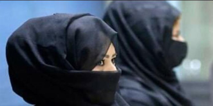പെണ്കുട്ടികള്ക്ക് പഠിക്കാം, ക്ലാസില് ആണ്കുട്ടികള് പാടില്ല – ഹിജാബ് നിര്ബന്ധം ; താലിബാന് പെണ്കുട്ടികള്ക്ക് പഠിക്കാം, ക്ലാസില് ആണ്കുട്ടികള് പാടില്ല – ഹിജാബ് നിര്ബന്ധം ; താലിബാന്