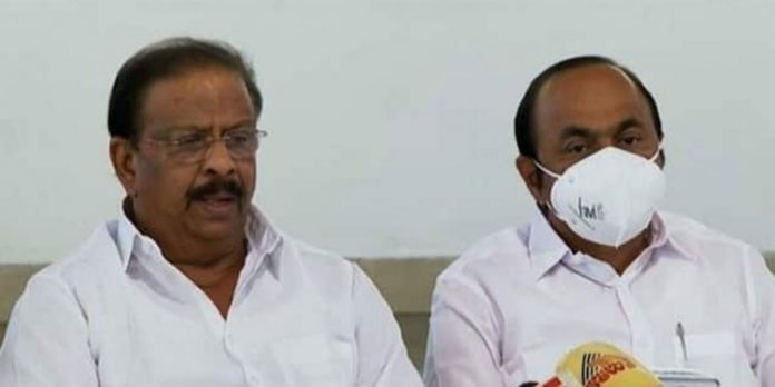 സമുദായനേതാക്കളുടെ യോഗം വിളിക്കുമെന്ന് കോണ്ഗ്രസ് ; ‘ചർച്ചയ്ക്കായി കത്തയച്ചിട്ട് മുഖ്യമന്ത്രിയ്ക്ക് മറുപടിയില്ല’ സമുദായനേതാക്കളുടെ യോഗം വിളിക്കുമെന്ന് കോണ്ഗ്രസ് ; ‘ചർച്ചയ്ക്കായി കത്തയച്ചിട്ട് മുഖ്യമന്ത്രിയ്ക്ക് മറുപടിയില്ല’