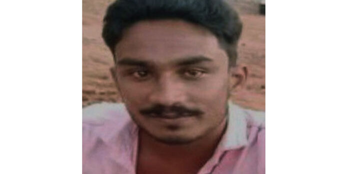 നിര്ത്തിയിട്ട ലോറിയ്ക്ക് പിന്നില് മറ്റൊരു ലോറിയിടിച്ച് യുവാവ് മരിച്ചു നിര്ത്തിയിട്ട ലോറിയ്ക്ക് പിന്നില് മറ്റൊരു ലോറിയിടിച്ച് യുവാവ് മരിച്ചു