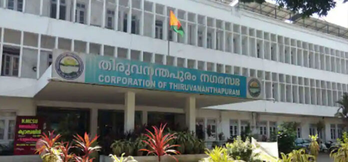 തട്ടിപ്പ് നടത്തിയ ഉദ്യോഗസ്ഥരെ അറസ്റ്റ് ചെയ്യാതെ വിട്ടുവീഴ്ചയില്ല ; തിരുവനന്തപുരം കോര്പറേഷന് ബി.ജെ.പി പ്രതിക്ഷേധം ഇന്നും തുടരും തട്ടിപ്പ് നടത്തിയ ഉദ്യോഗസ്ഥരെ അറസ്റ്റ് ചെയ്യാതെ വിട്ടുവീഴ്ചയില്ല ; തിരുവനന്തപുരം കോര്പറേഷന് ബി.ജെ.പി പ്രതിക്ഷേധം ഇന്നും തുടരും