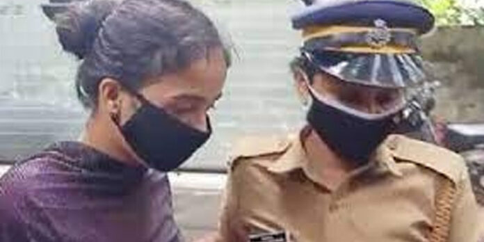 നവജാതശിശുവിനെ കരിയിലക്കൂനയില് ഉപേക്ഷിച്ച സംഭവo : അറസ്റ്റിലായ യുവതിയ്ക്ക് ജാമ്യം നവജാതശിശുവിനെ കരിയിലക്കൂനയില് ഉപേക്ഷിച്ച സംഭവo : അറസ്റ്റിലായ യുവതിയ്ക്ക് ജാമ്യം
